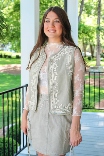 Embroidered twill vest