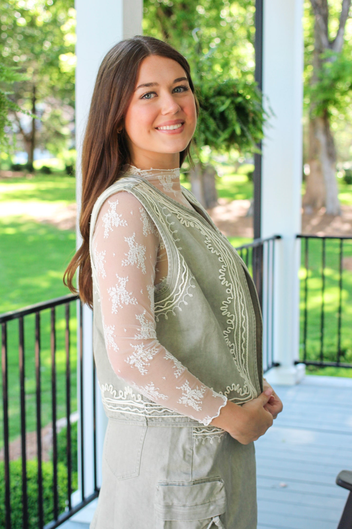 Embroidered twill vest